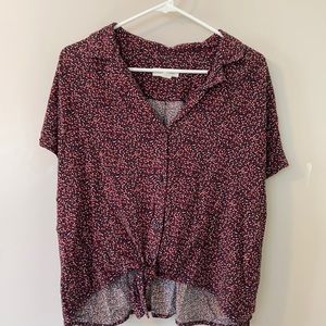 Short sleeve collared button up shirt